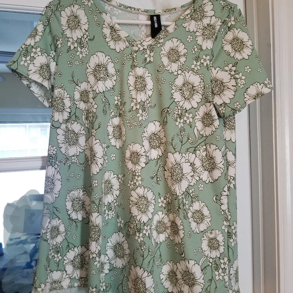 Agnes and Dora- M everday Tee